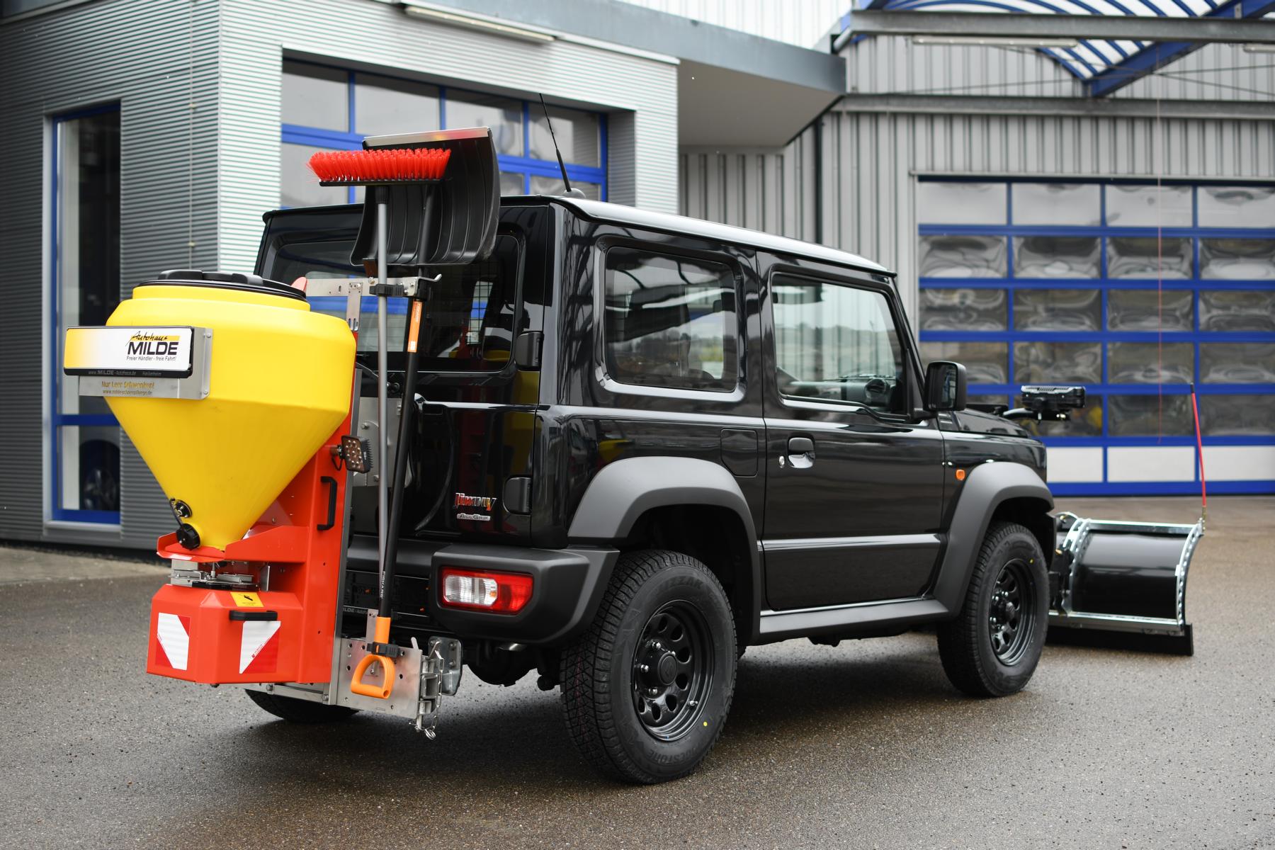 Adler-Streuer ST-E 120 | Suzuki Jimny Schneeräumfahrzeug | Milde Schneepflüge